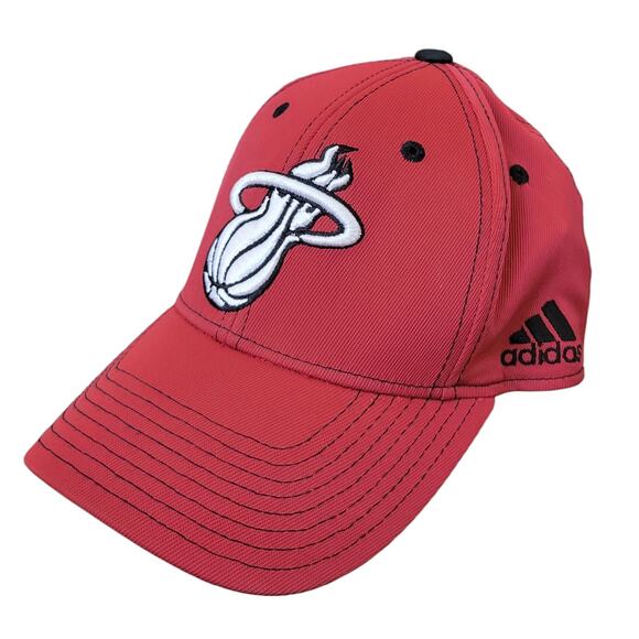 Adidas NBA Fitmax 7.0 Miami Heat White Logo Fitted YOUTH Cap OSFM - Picture 1 of 9